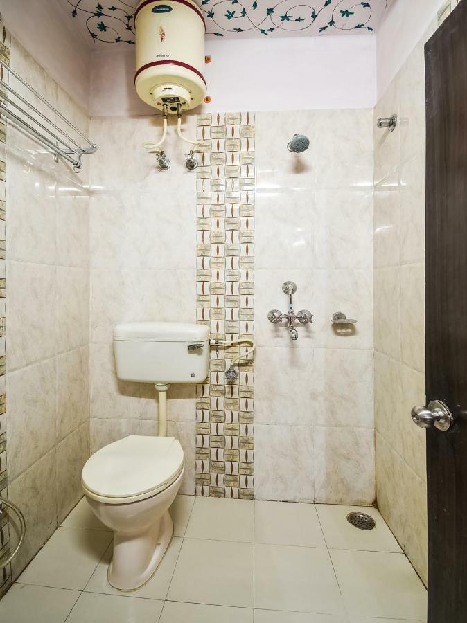 Oyo 48665 Kesar Palace Amer Extérieur photo