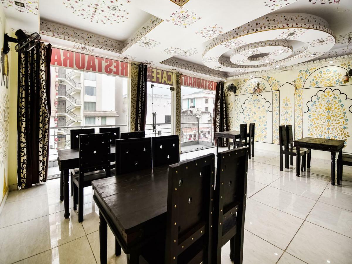 Oyo 48665 Kesar Palace Amer Extérieur photo