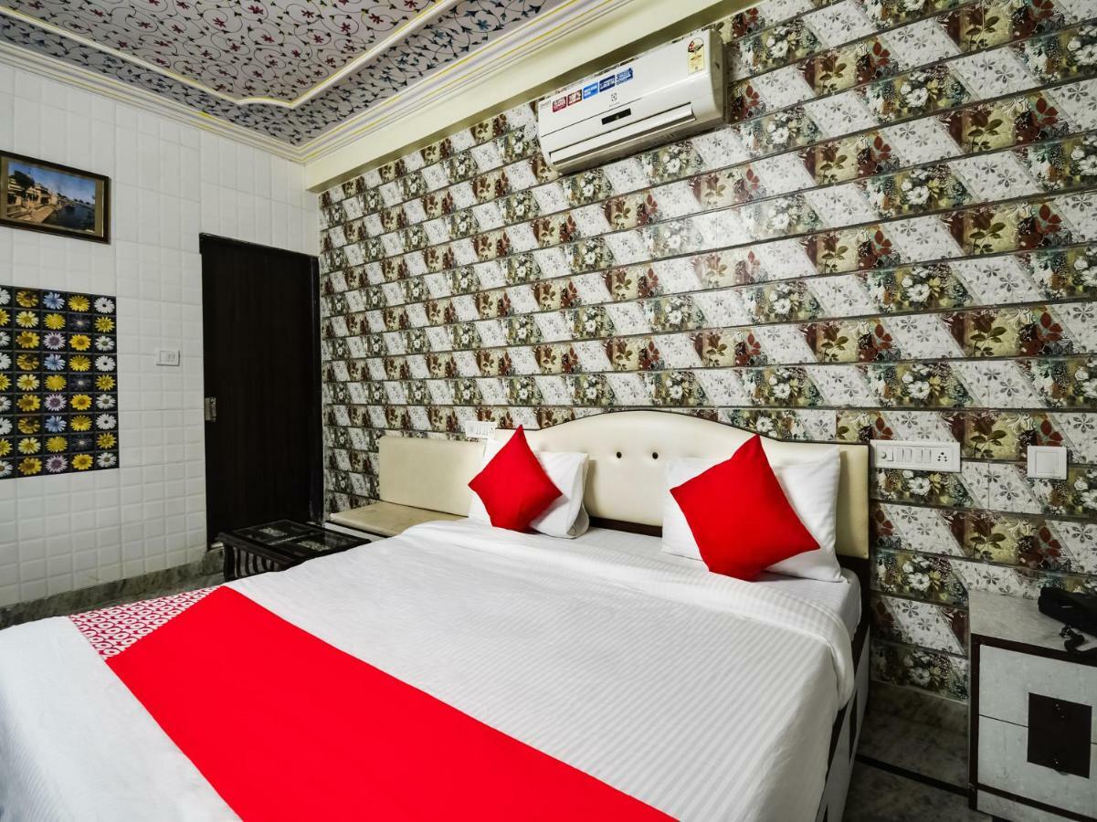 Oyo 48665 Kesar Palace Amer Extérieur photo